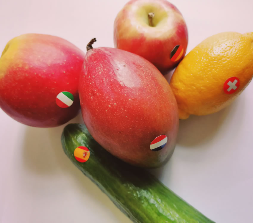 Obst und Gemüse mit lebensmittelechten Etiketten